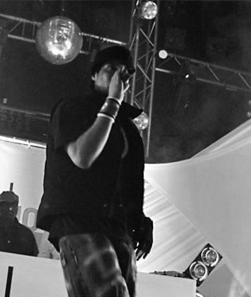 Jenson live auf der Bühne mit The Underdog Project und Toni Cottura